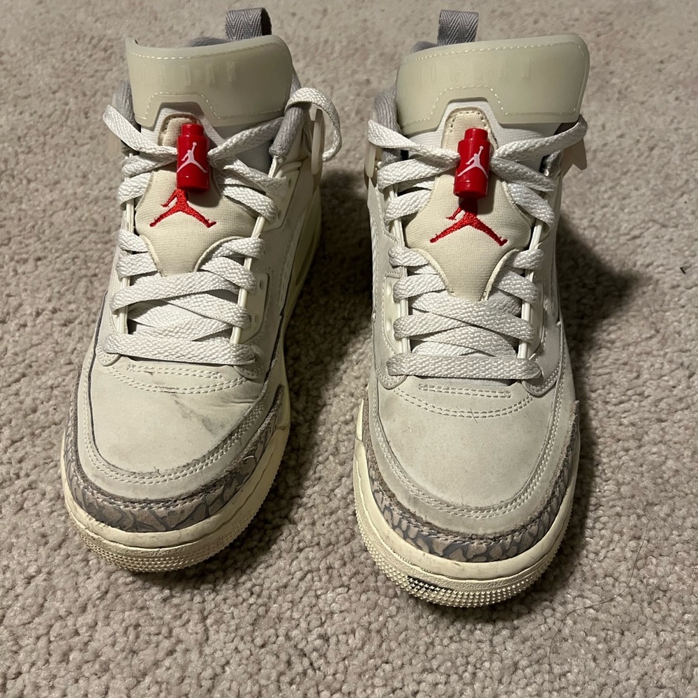 Jordan Kids Sneakers in Cream and Red